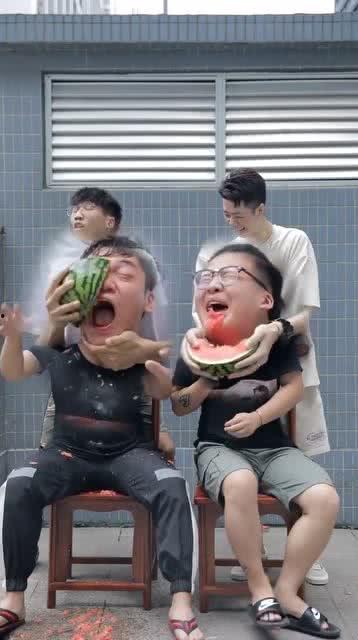小伙吃瓜事件